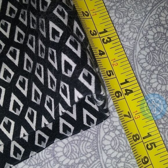 Black and white patterned dress shorts - Picture 5 of 8